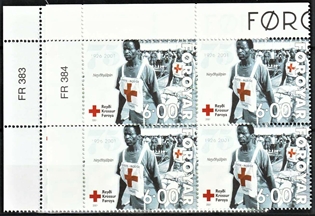 FRIMÆRKER FÆRØERNE | 2001 | AFA 383,384 | Færøsk røde kors - 4,50 + 6,00 kr. flerfarvet i marginal 4-blokke - Postfrisk